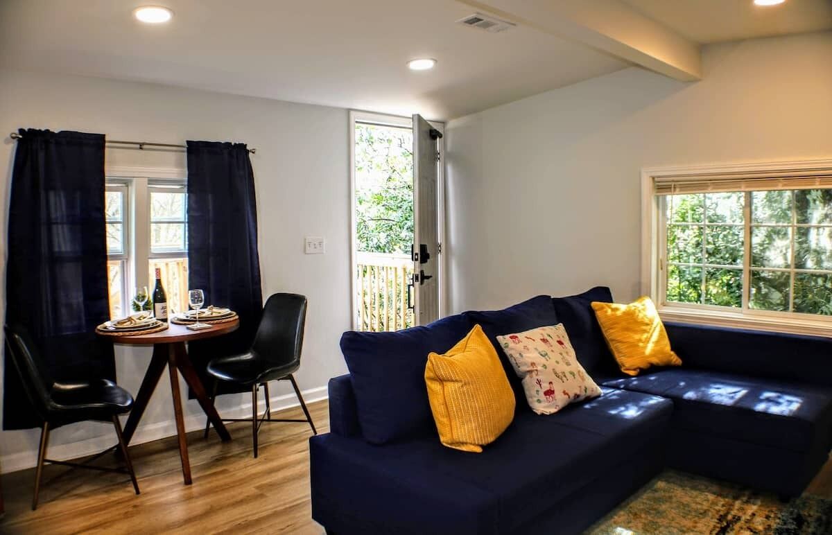 😍GORGEOUS Midtown Getaway..PARK 🚘FREE!