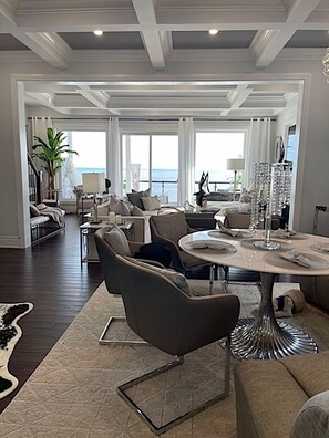 Interior - IN THE MOMENT Luxury Beachfront Paradise, with private beach access, BBQ, AC (Crystal Beach)