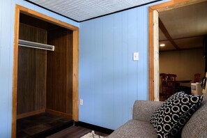 TV, books, offices - Secret Crag - Family Home - RRG - WiFi, Laundry (Beattyville)