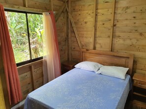 2 عدّة غرف نوم وواي فاي مجانًا  وملاءات أسرّة