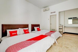 Room - OYO 3341 Ten Guest House (Bandung)