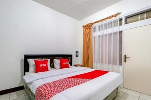Room - OYO 3341 Ten Guest House (Bandung)
