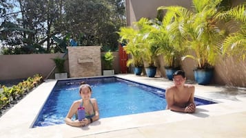 Utomhuspool