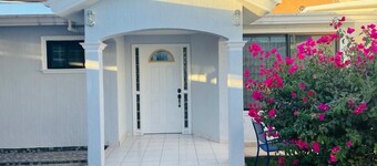 CASA BELUGA, Private home in the HEART of Downtown La Paz