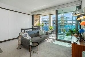 Fernseher, Netflix, Streaming-Dienste