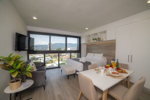1 bedroom, premium bedding, down duvets, pillow-top beds