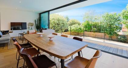 Superb new villa close to the ocean, swimming pool 4 bedrooms, 4 bathrooms 5*.