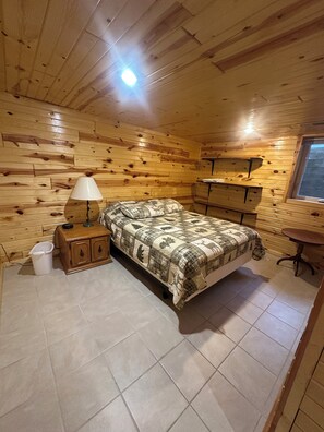 4 bedrooms, desk, travel cot, free WiFi