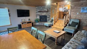 TV, peis, videospill og stereoanlegg