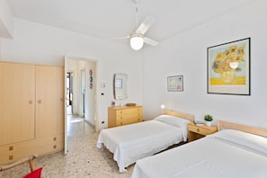 2 bedrooms, iron/ironing board