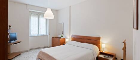2 chambres, fer et planche Ă repasser