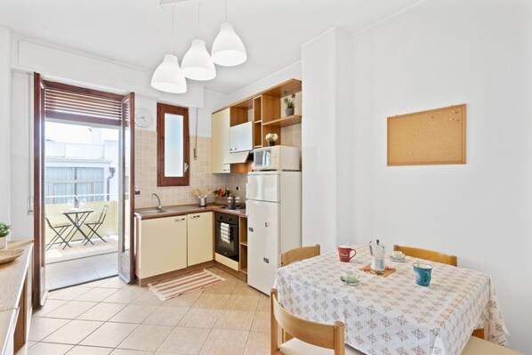 Microonde, forno, piano cottura