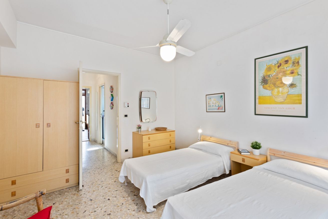 2 camere, ferro/asse da stiro