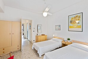 2 bedrooms, iron/ironing board