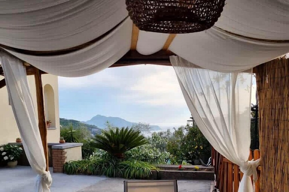 Holiday Home Overlooking Capri With Garden