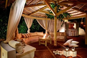 Property grounds - Villa 'Blue'  a unique escape from reality - private swimming pool (Naxos)