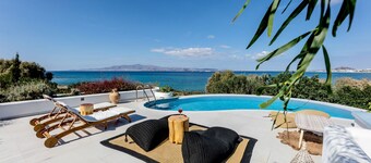 Villa 'Blue' a unique escape from reality - private swimming pool