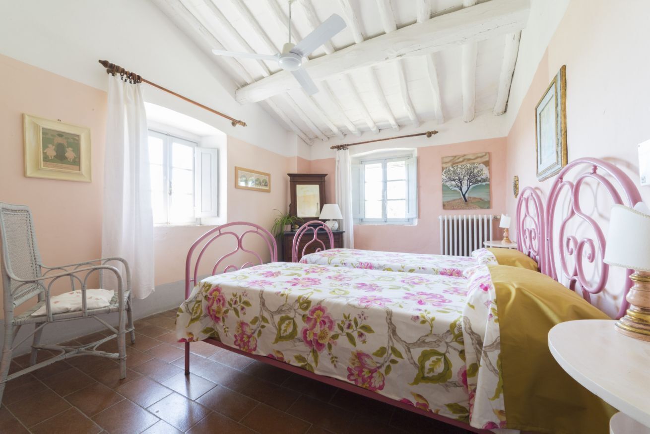 5 camere, ferro/asse da stiro, Wi-Fi, lenzuola