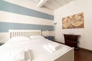 2 habitaciones, tabla de planchar con plancha, wifi y ropa de cama