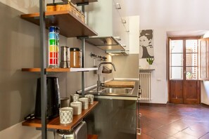 Kühlschrank, Ofen, Herdplatte, Geschirrspüler