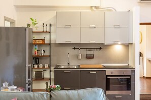 Refrigerador, horno, parrilla de estufa y lavavajillas