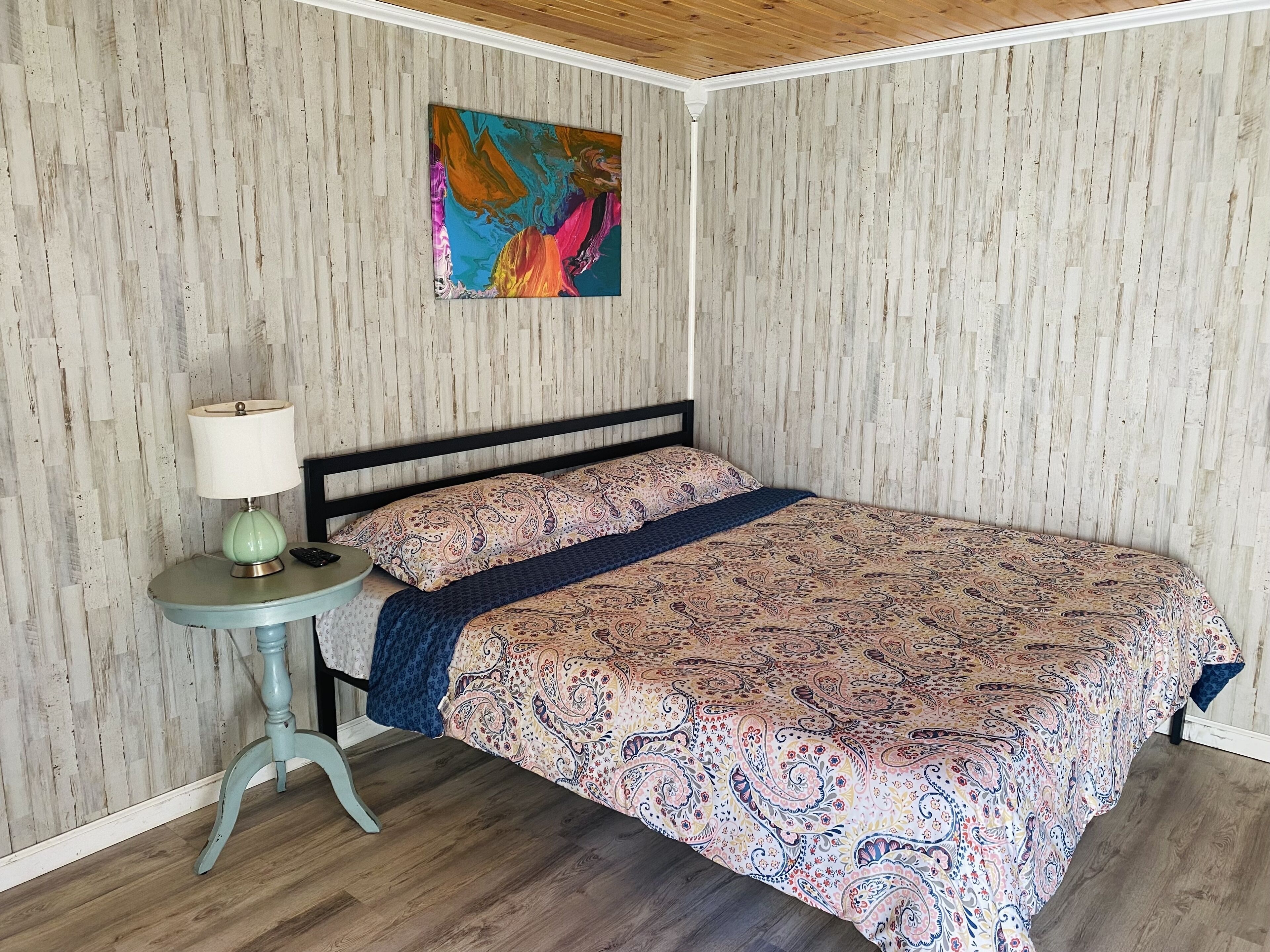 Cozy King Bed with Breakfast