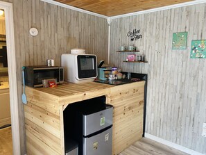 Interior - Cozy King Bed Studio #2 (Benton)