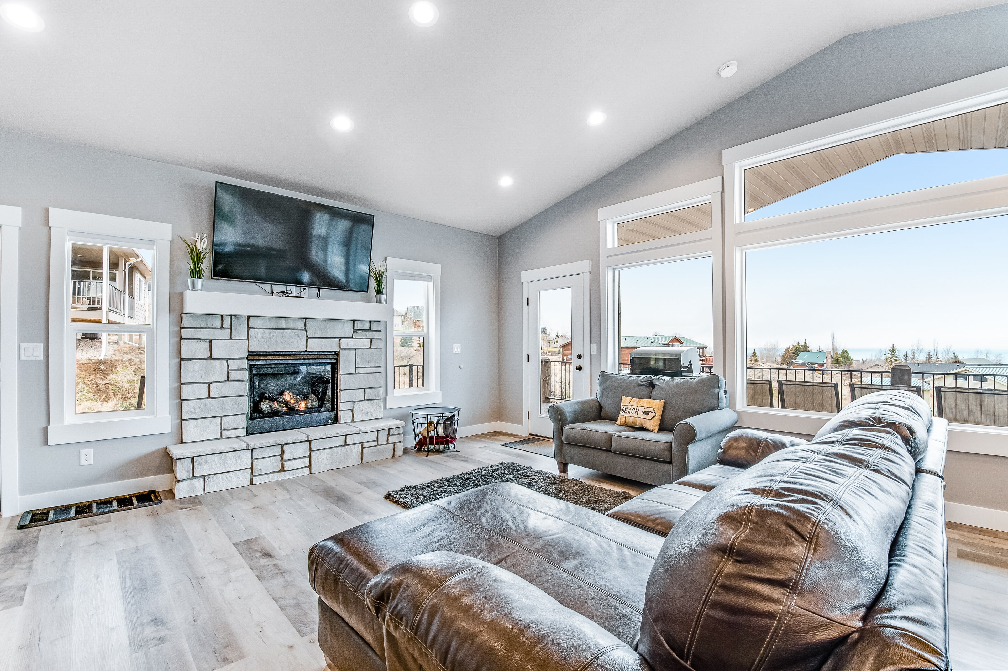 Spacious Retreat w/ Lake Views, Large Deck, Media Room, Foosball, & Free WiFi!