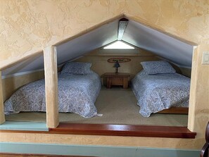 3 bedrooms, iron/ironing board, travel cot, free WiFi