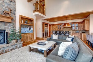 TV, fireplace - Luxury Deer Valley Retreat with Stunning Mountain Views & Hot Tub! (Park City)