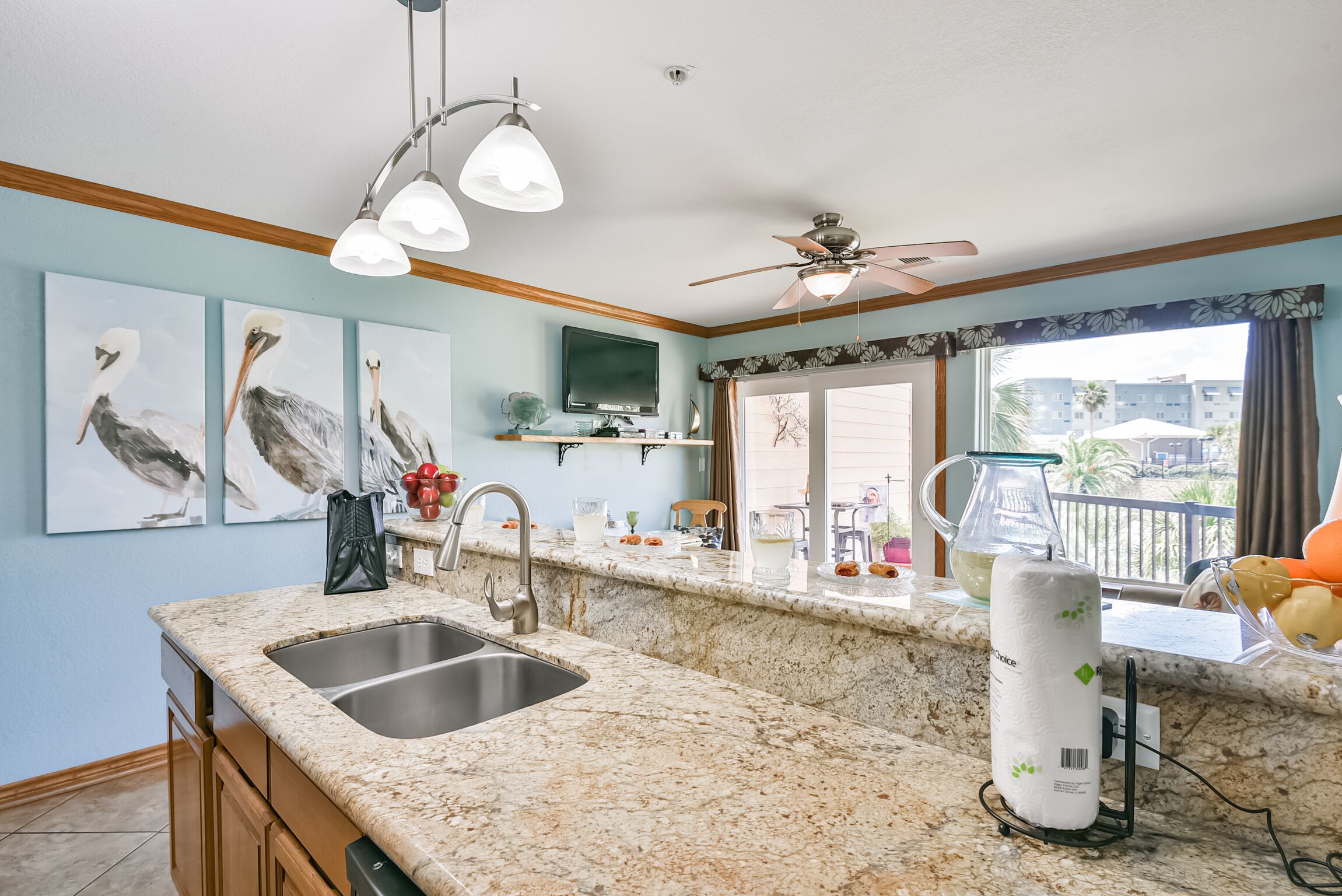 Pelican's Nest! Sleeps 5, Dog Friendly, Quick Walk to Beach