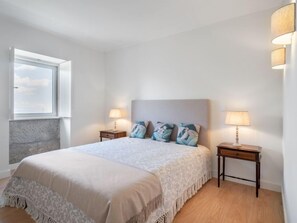 3 habitaciones, escritorio, tabla de planchar con plancha y wifi 