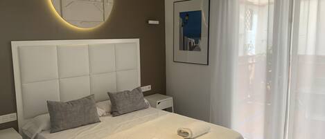 1 chambre, fer et planche à repasser, accès Internet, draps fournis