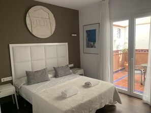 1 bedroom, iron/ironing board, internet, bed sheets