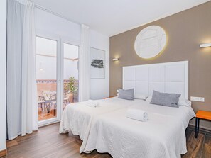 1 bedroom, iron/ironing board, internet, bed sheets