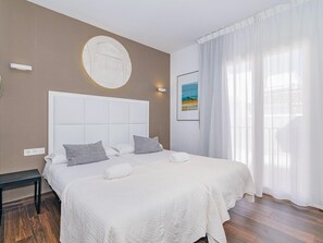 1 bedroom, iron/ironing board, internet, bed sheets