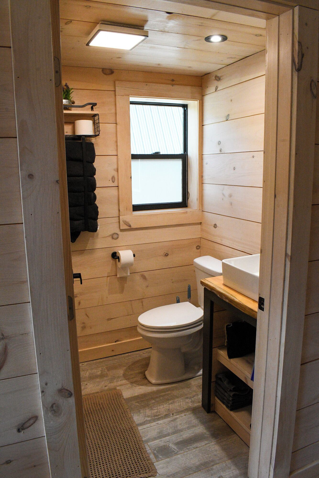 Combined shower/bathtub