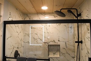 Combined shower/tub - Picturesque Mountain Views, Direct Snowmobile & ATV trail access. 30 minutes to Sunday River and Black Mountain of Maine. (Andover)