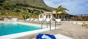 Mari e Monti by Interhome
