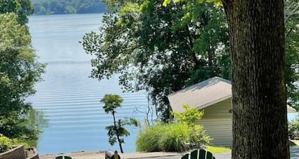 Cutest Cozy Getaway Cottage w/ Sunset Lakeview