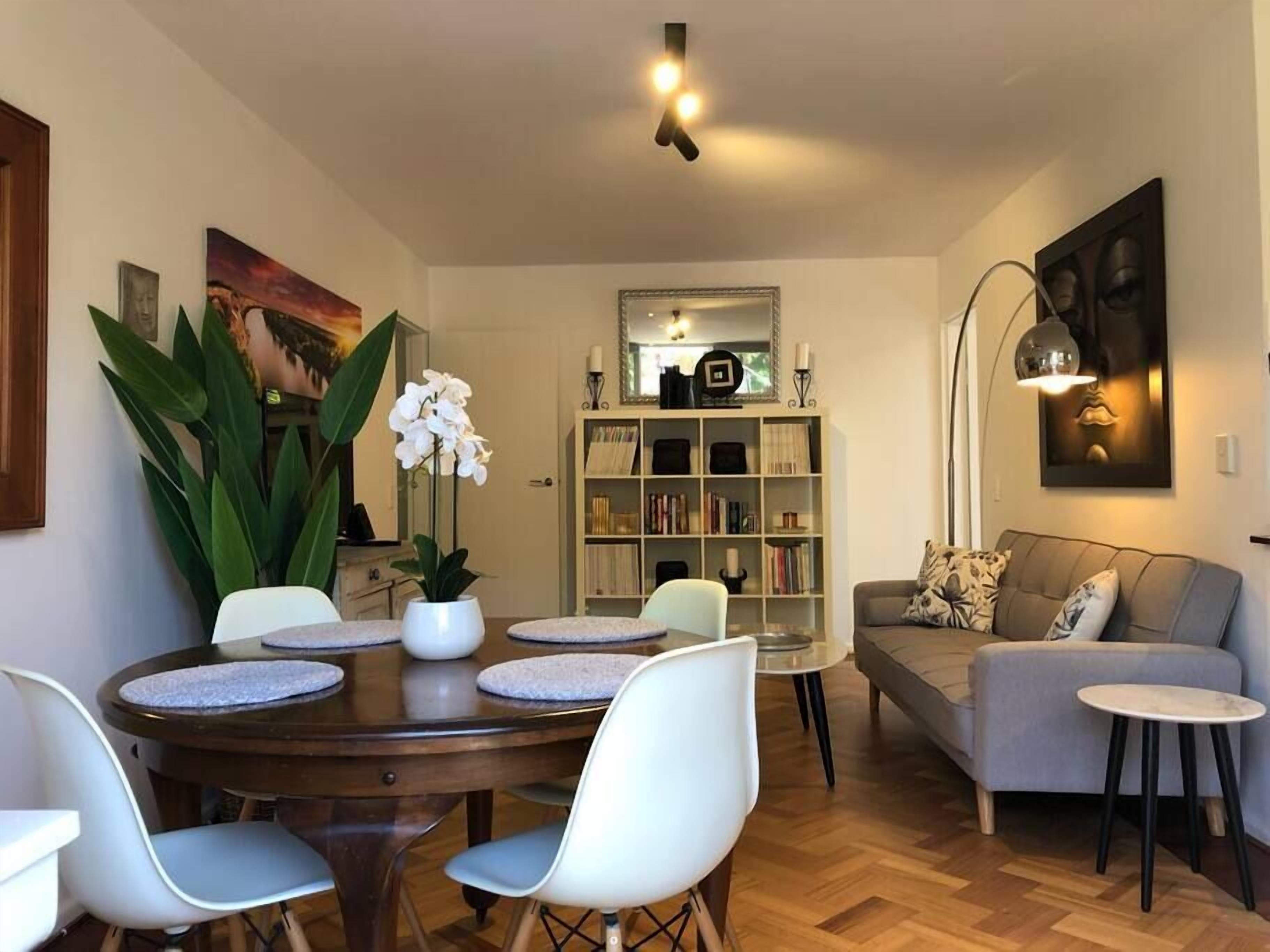 Spacious 3 Bedroom 1 Bath St Kilda near CBD