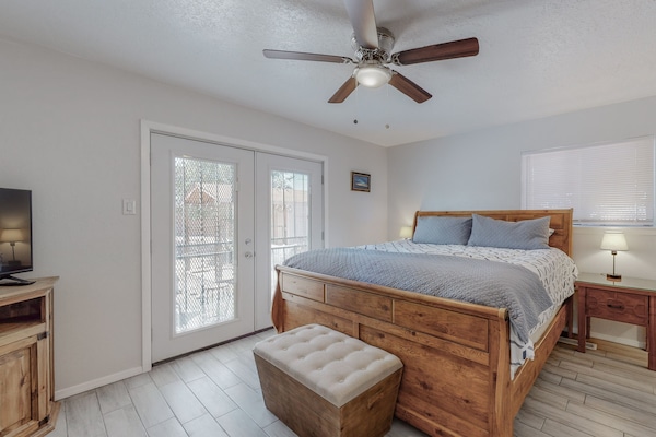 3 Schlafzimmer, Schreibtisch, Bügeleisen/Bügelbrett, Reisekinderbett