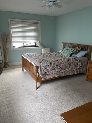 3 bedrooms, travel cot, WiFi, bed sheets