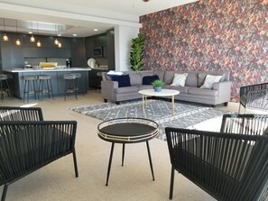 Smart TV, video games