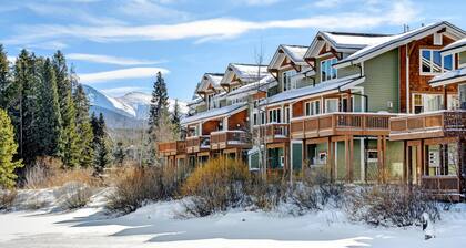 Downtown WP Villa 524 I Private Hot Tub I Great Views I Bunk Room I Discounted Attractions