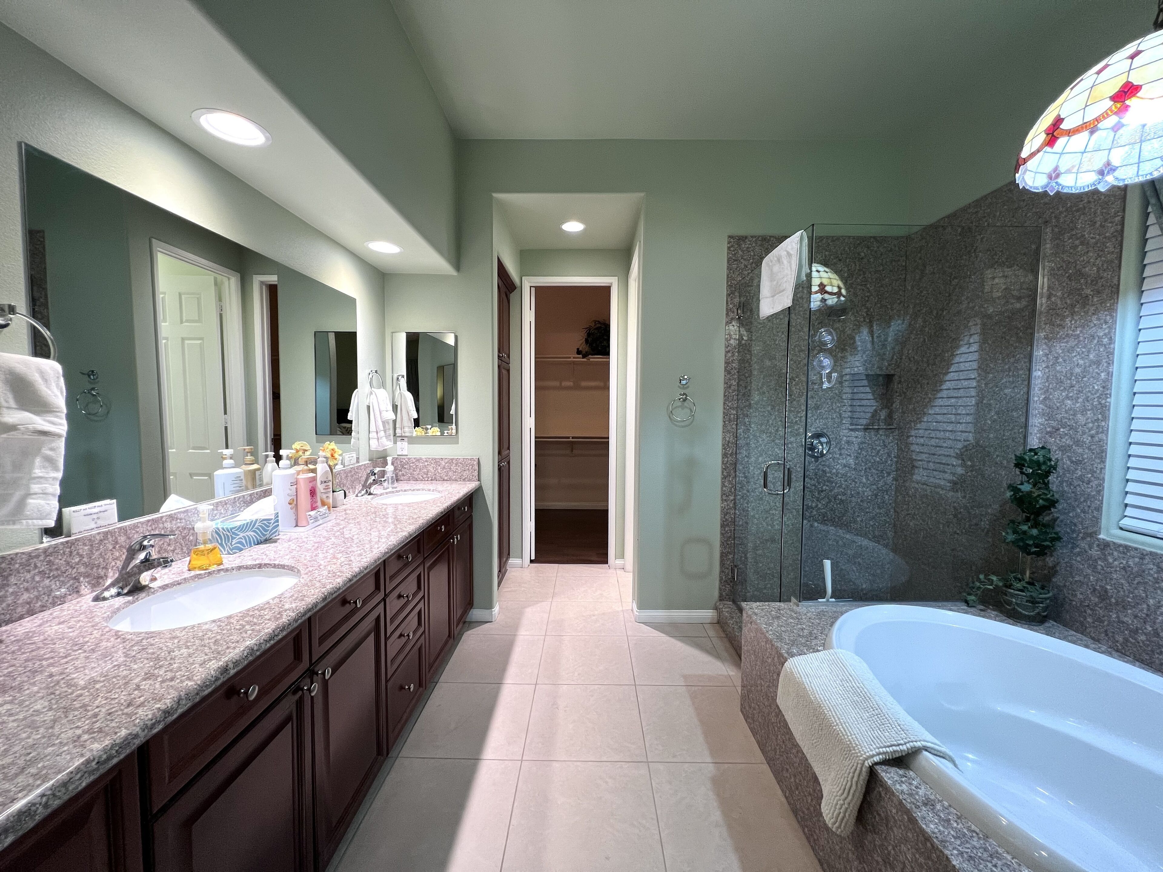 UNDER CONSTRUCTION! Read Description - Desert Hideaway  w/ Hot Tub + Mtn View