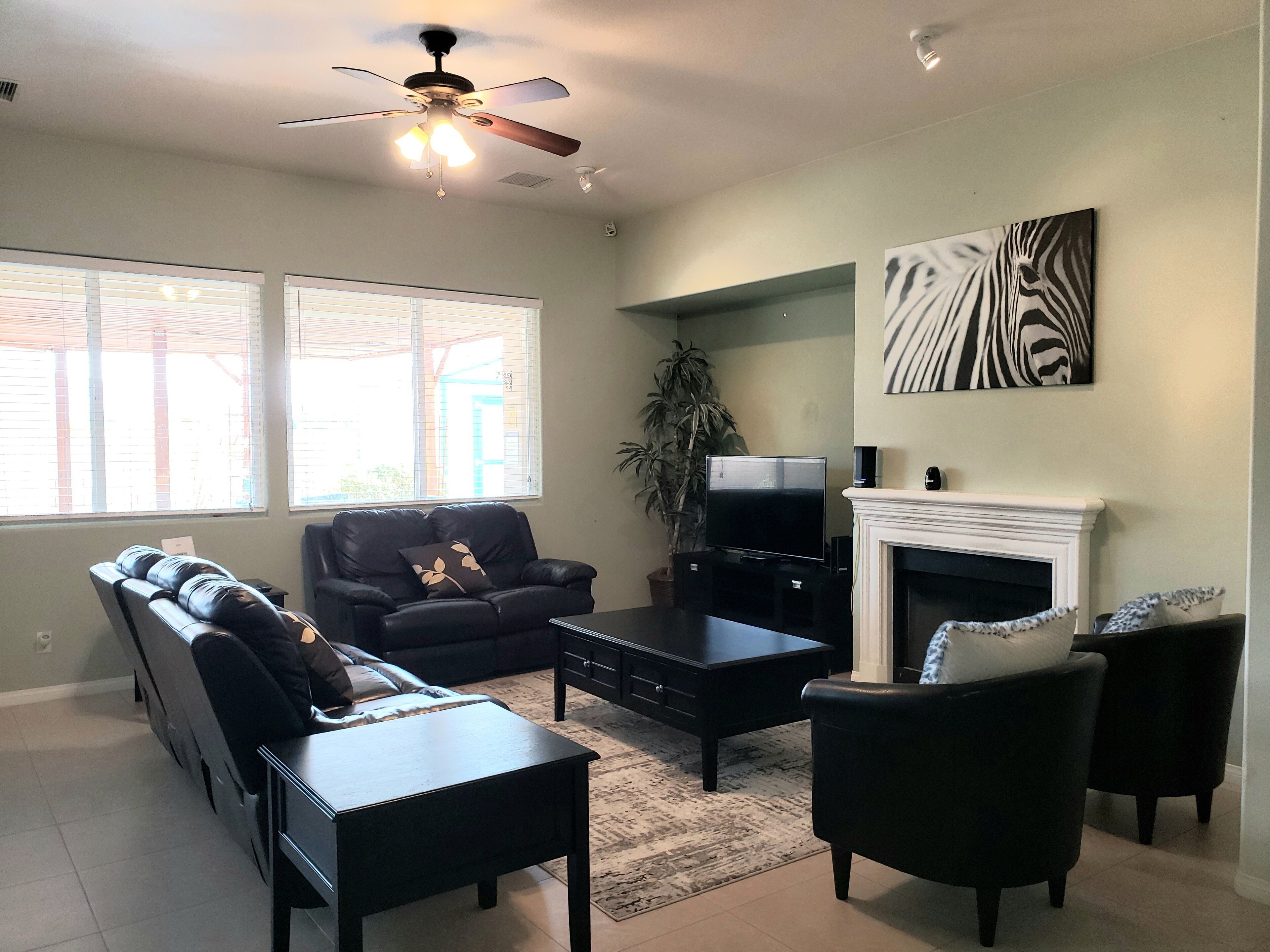 UNDER CONSTRUCTION! Read Description - Desert Hideaway  w/ Hot Tub + Mtn View