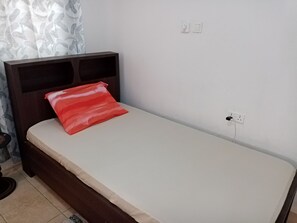 1 Schlafzimmer, Bügeleisen/Bügelbrett, Bettwäsche