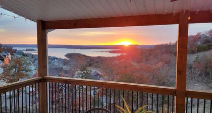 Best Table Rock Lake Views, $400 of Free Tickets, In/Outdoor Community Pool, Pickleball!