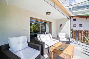 Terrace/patio - Vacation Apartment "Moosmair 1" with Mountain View, Wi-Fi, Terrace & Garden (St. Martin in Passeier)